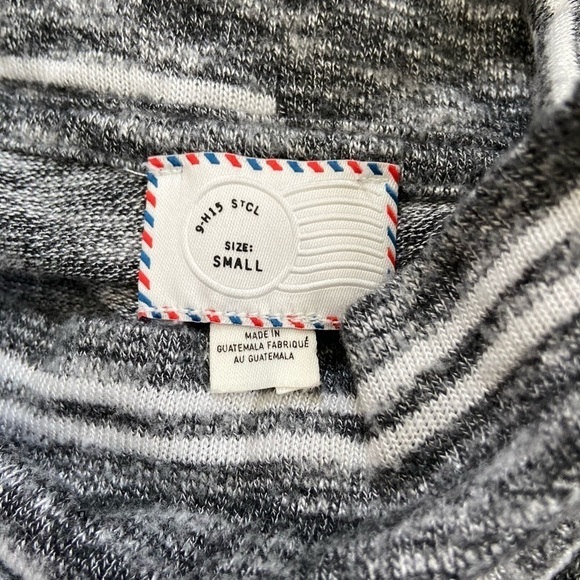 ANTHRO POSTMARK • Mila Grey Striped Oversized Top Size Small - Picture 5 of 6